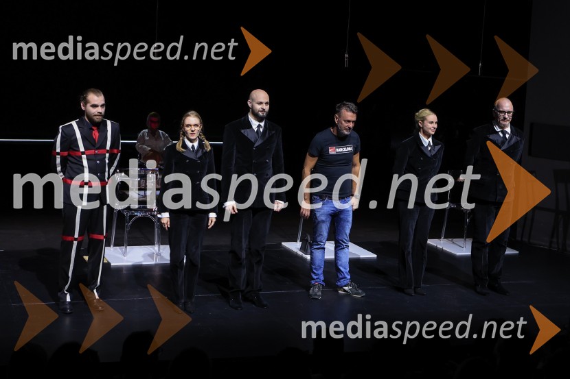 Plešasta pevka, premiera komedije absurda v MGL