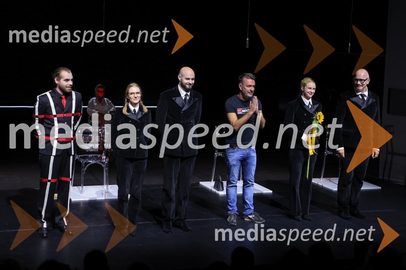 Plešasta pevka, premiera komedije absurda v MGL