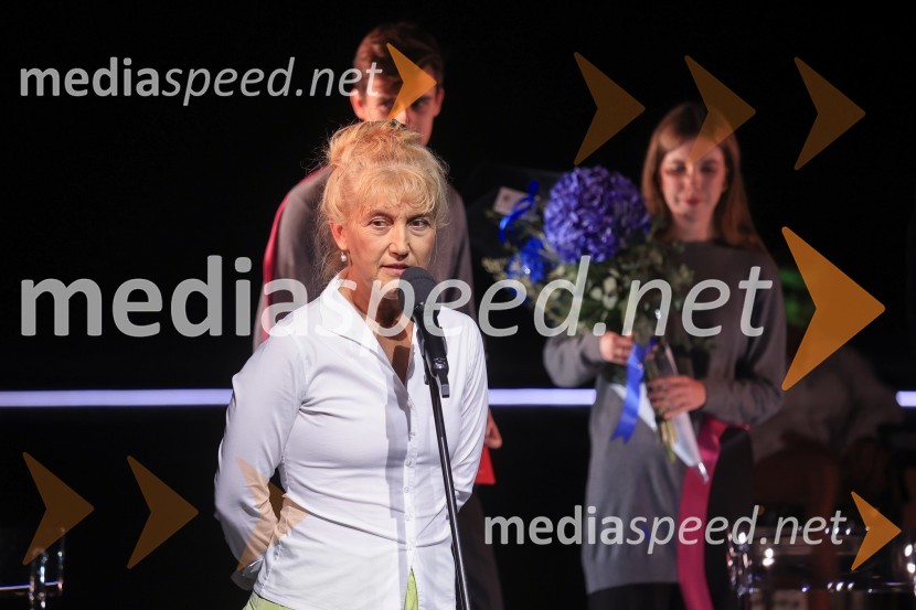 Plešasta pevka, premiera komedije absurda v MGL