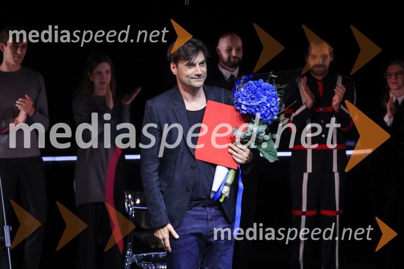 Plešasta pevka, premiera komedije absurda v MGL