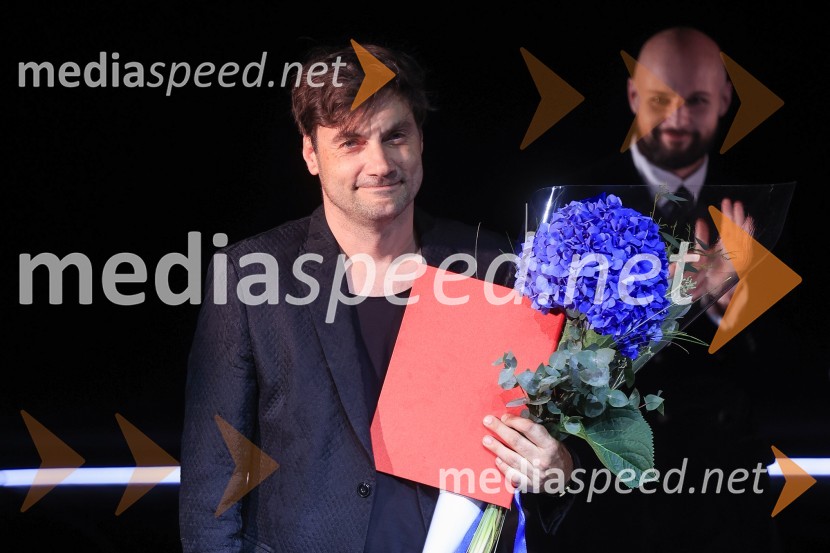 Plešasta pevka, premiera komedije absurda v MGL