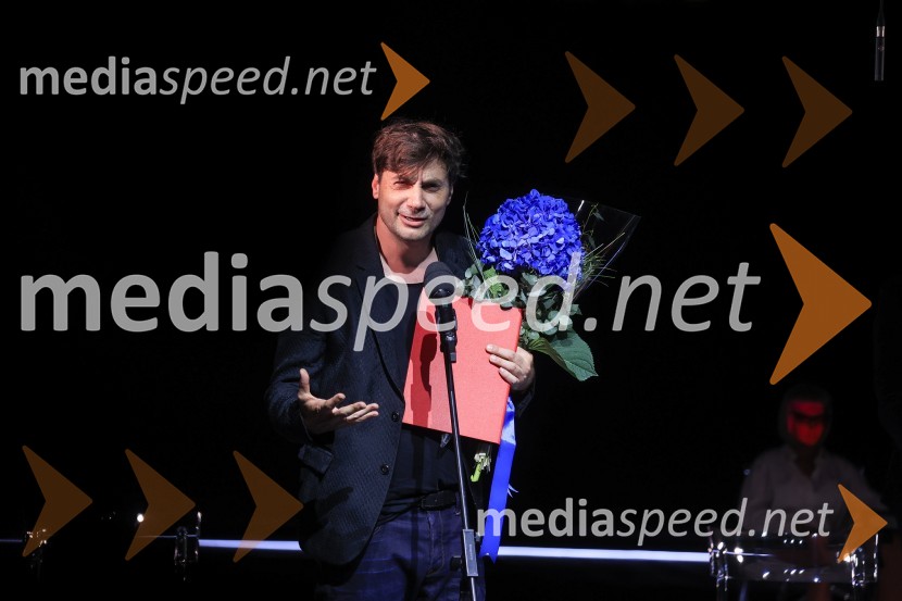 Plešasta pevka, premiera komedije absurda v MGL