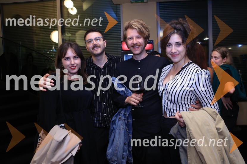 Plešasta pevka, premiera komedije absurda v MGL