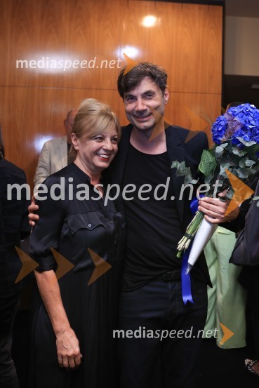 Plešasta pevka, premiera komedije absurda v MGL