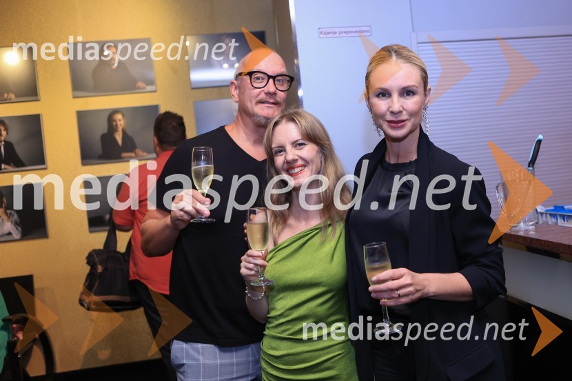 Plešasta pevka, premiera komedije absurda v MGL