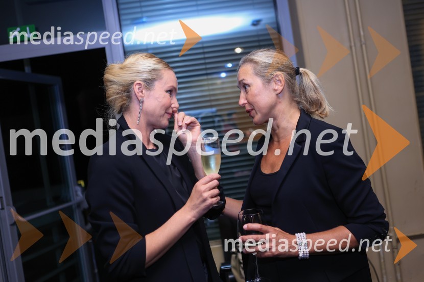 Plešasta pevka, premiera komedije absurda v MGL