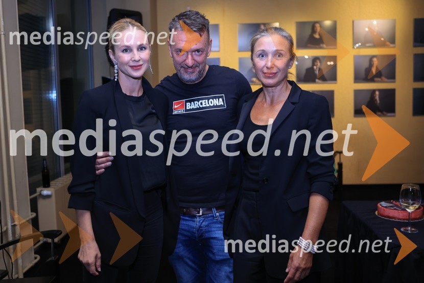 Plešasta pevka, premiera komedije absurda v MGL