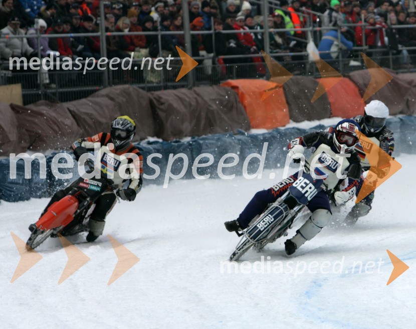 Tommy Björklin (Švedska), Nikolay Krasnikov (Rusija)in Robert Eibl (Nemčija)SPEEDWAY NA LEDU, polfinale svetovnega prvenstva posameznikov, 2. dirka