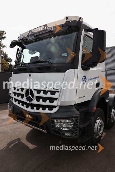 Emil Frey občinam prizadetim v poplavah na pomoč z donacijo vozil