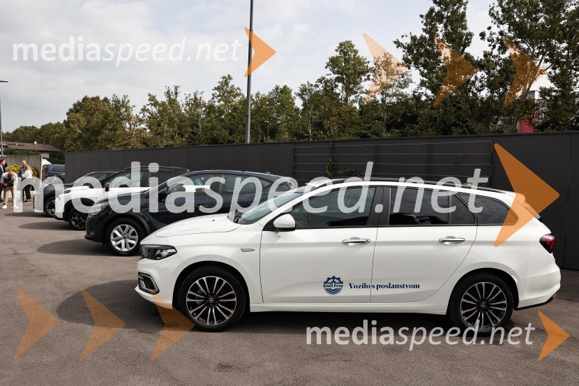 Emil Frey občinam prizadetim v poplavah na pomoč z donacijo vozil