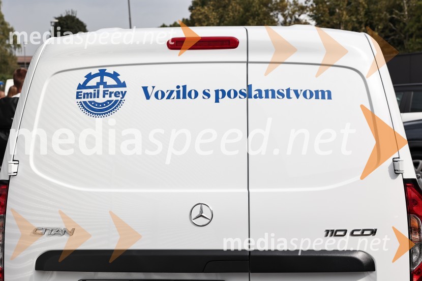 Emil Frey občinam prizadetim v poplavah na pomoč z donacijo vozil