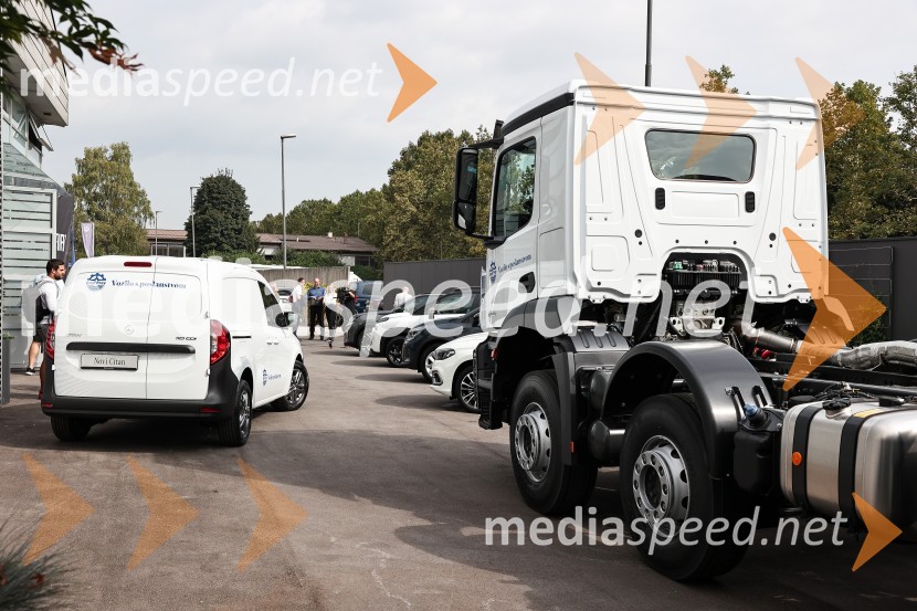 Emil Frey občinam prizadetim v poplavah na pomoč z donacijo vozil