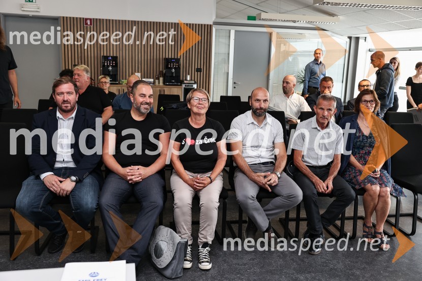 Emil Frey občinam prizadetim v poplavah na pomoč z donacijo vozil