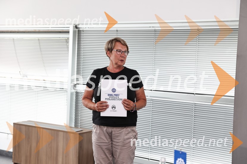 Emil Frey občinam prizadetim v poplavah na pomoč z donacijo vozil