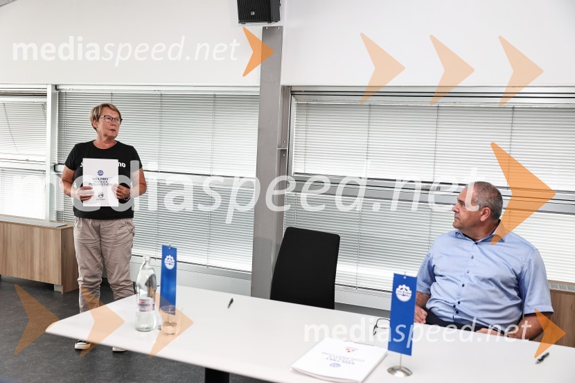 Emil Frey občinam prizadetim v poplavah na pomoč z donacijo vozil