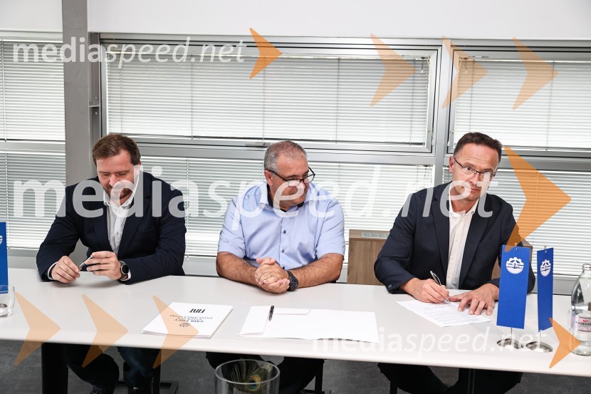 Emil Frey občinam prizadetim v poplavah na pomoč z donacijo vozil