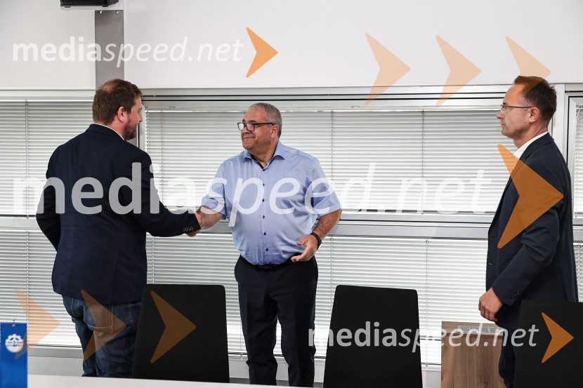 Emil Frey občinam prizadetim v poplavah na pomoč z donacijo vozil