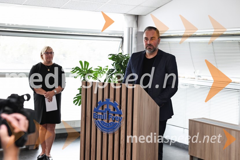 Emil Frey občinam prizadetim v poplavah na pomoč z donacijo vozil