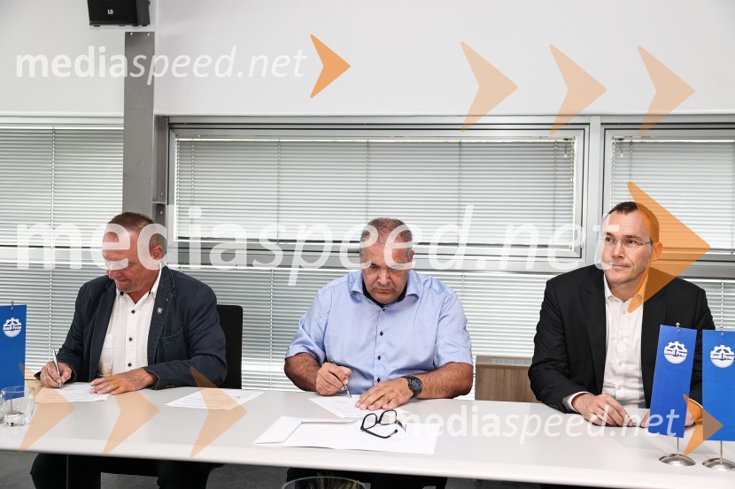 Emil Frey občinam prizadetim v poplavah na pomoč z donacijo vozil