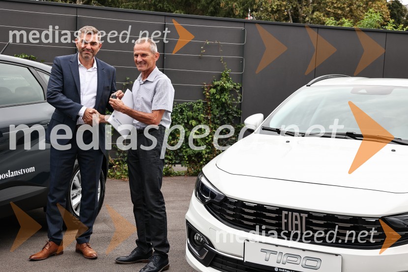 Emil Frey občinam prizadetim v poplavah na pomoč z donacijo vozil