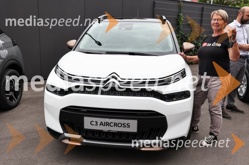 Emil Frey občinam prizadetim v poplavah na pomoč z donacijo vozil