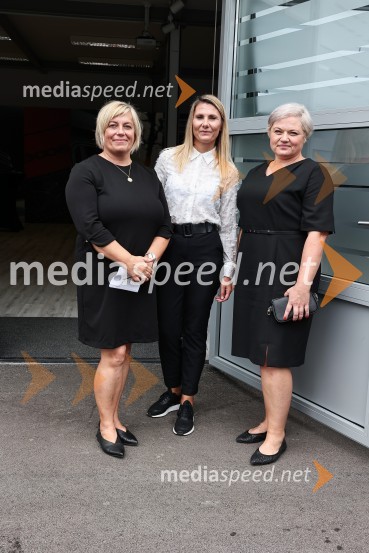 Emil Frey občinam prizadetim v poplavah na pomoč z donacijo vozil