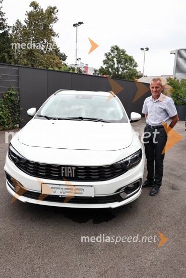 Emil Frey občinam prizadetim v poplavah na pomoč z donacijo vozil