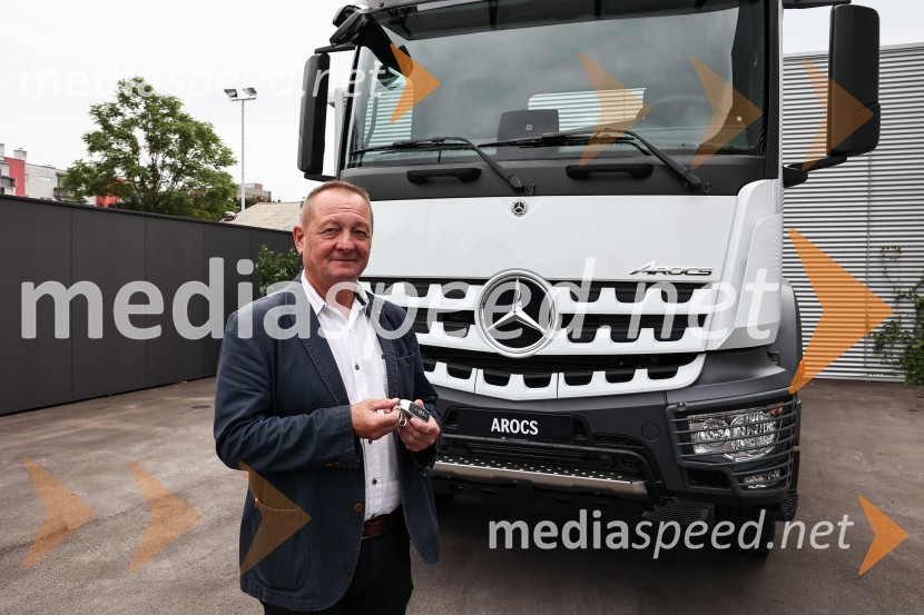 Emil Frey občinam prizadetim v poplavah na pomoč z donacijo vozil