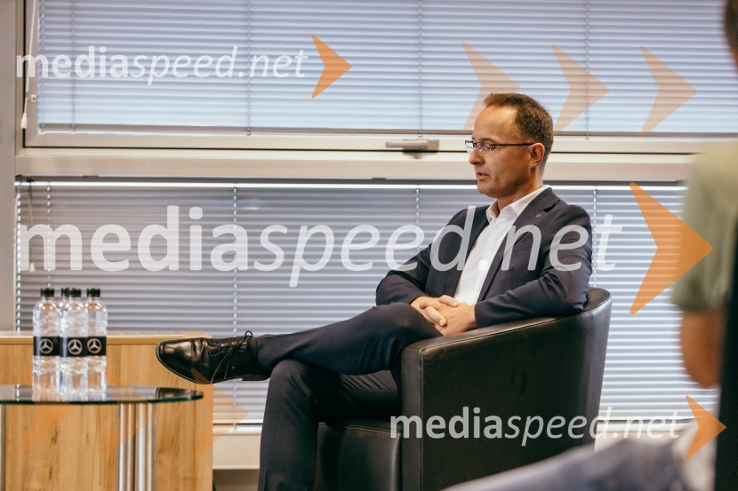 Otvoritev prenovljenega prodajnega salona Mercedes-Benz