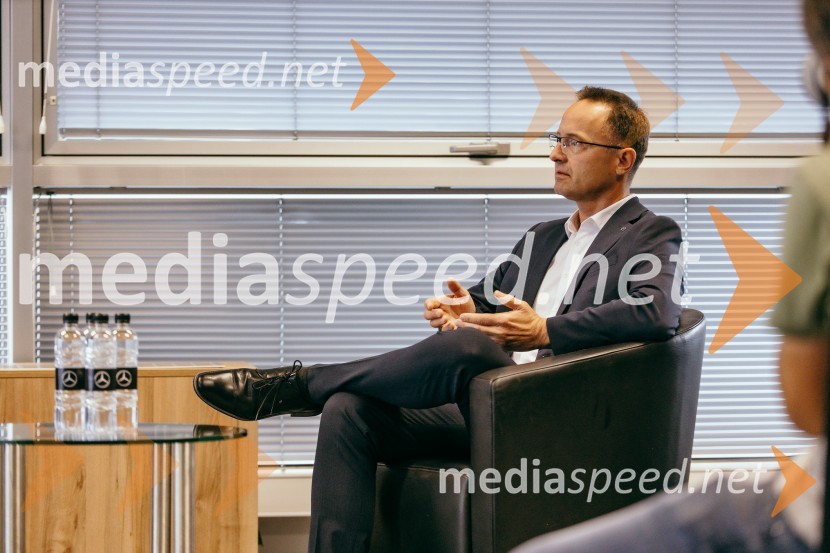 Otvoritev prenovljenega prodajnega salona Mercedes-Benz