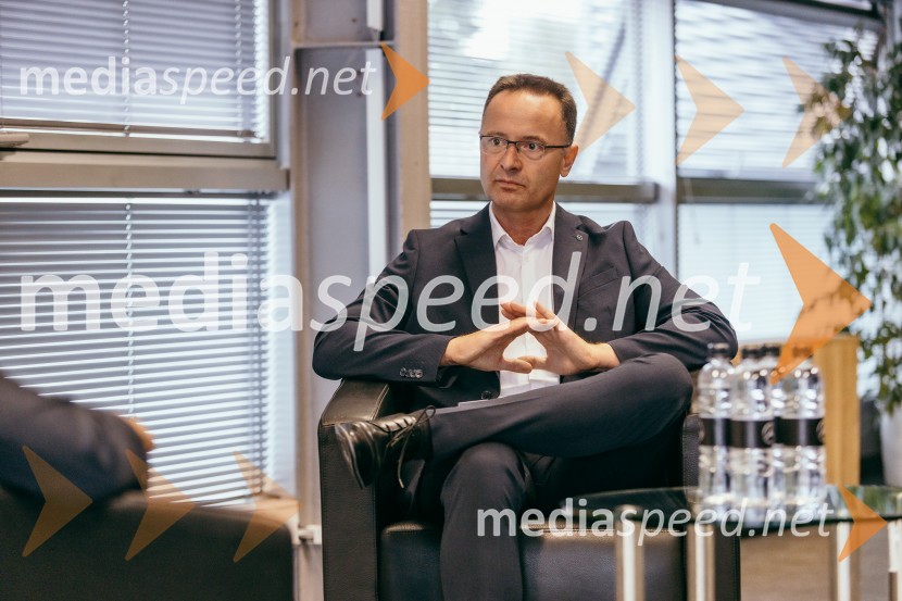 Otvoritev prenovljenega prodajnega salona Mercedes-Benz