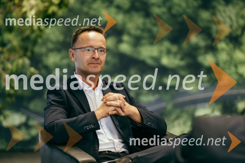 Otvoritev prenovljenega prodajnega salona Mercedes-Benz