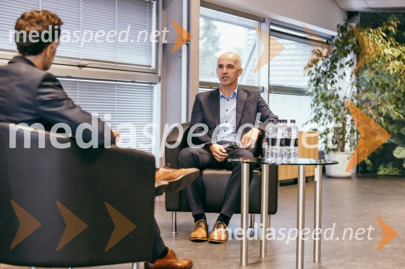 Otvoritev prenovljenega prodajnega salona Mercedes-Benz