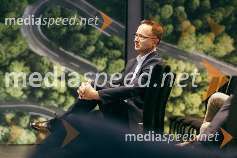 Otvoritev prenovljenega prodajnega salona Mercedes-Benz