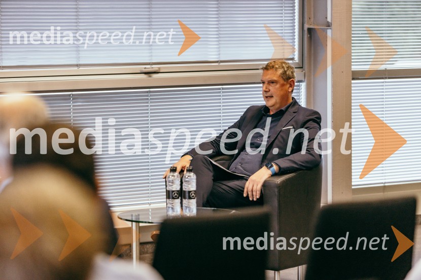 Otvoritev prenovljenega prodajnega salona Mercedes-Benz