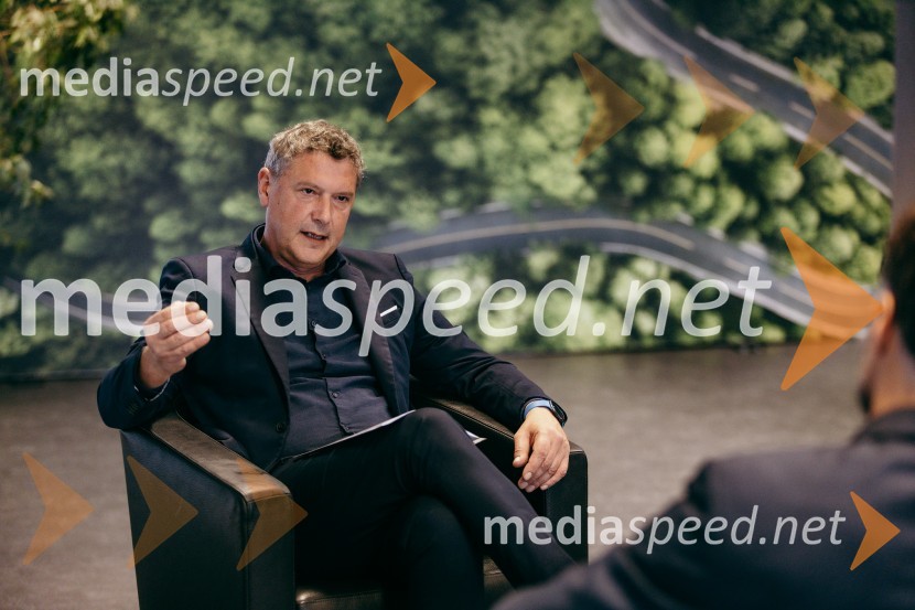 Otvoritev prenovljenega prodajnega salona Mercedes-Benz