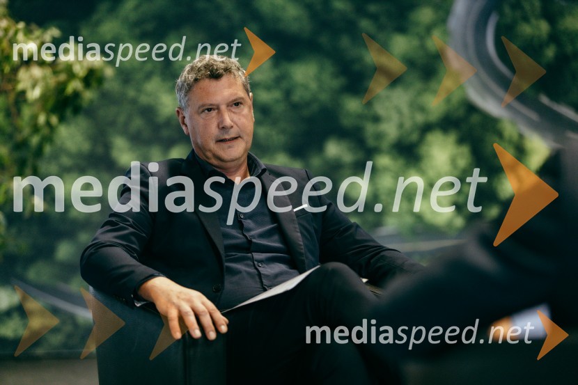 Otvoritev prenovljenega prodajnega salona Mercedes-Benz