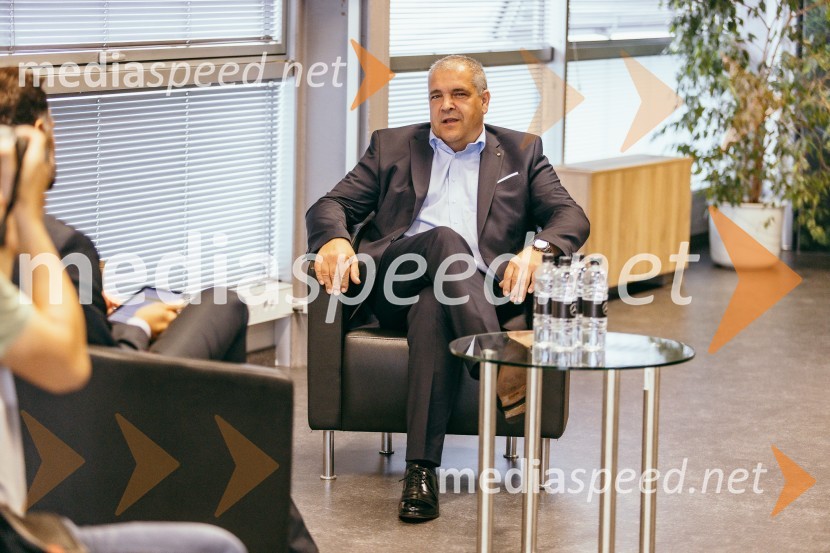 Otvoritev prenovljenega prodajnega salona Mercedes-Benz