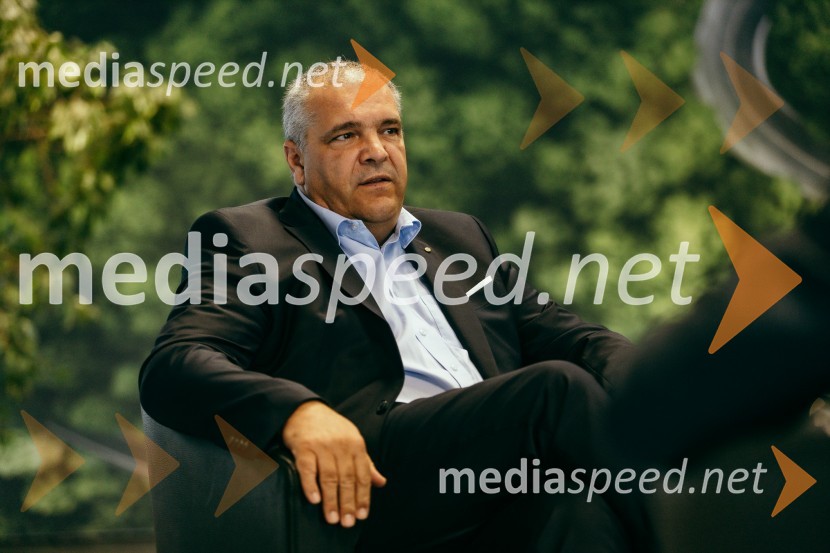 Otvoritev prenovljenega prodajnega salona Mercedes-Benz