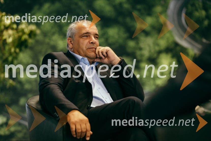 Otvoritev prenovljenega prodajnega salona Mercedes-Benz