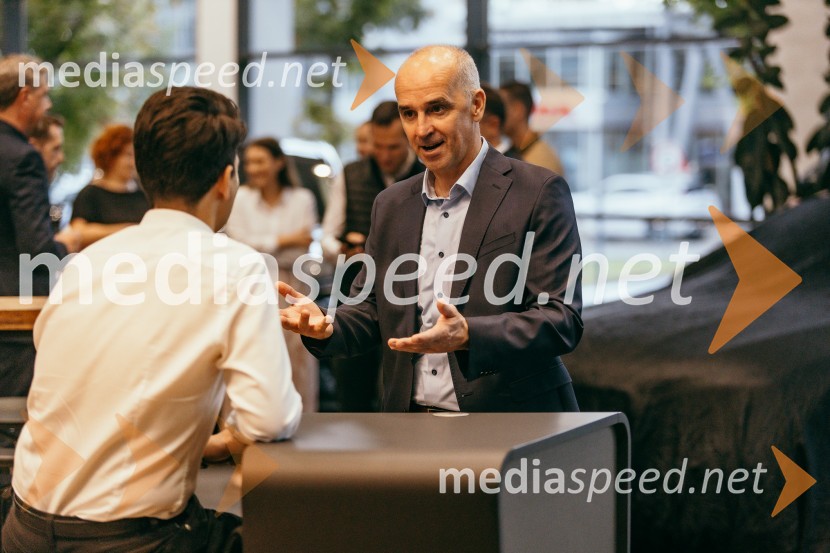 Otvoritev prenovljenega prodajnega salona Mercedes-Benz