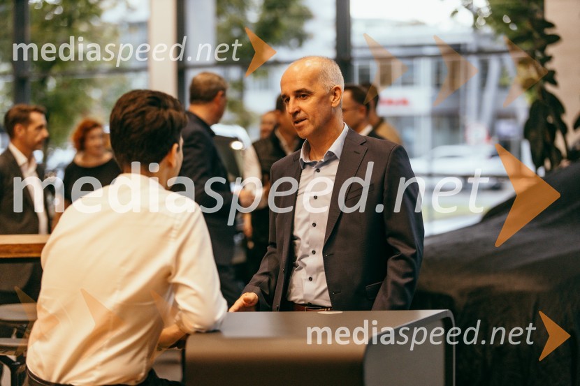 Otvoritev prenovljenega prodajnega salona Mercedes-Benz