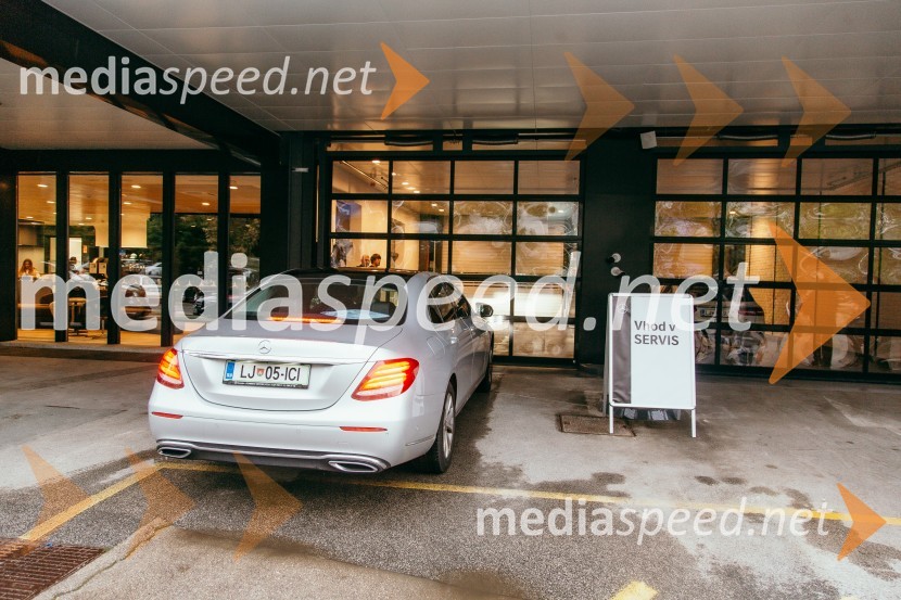 Otvoritev prenovljenega prodajnega salona Mercedes-Benz