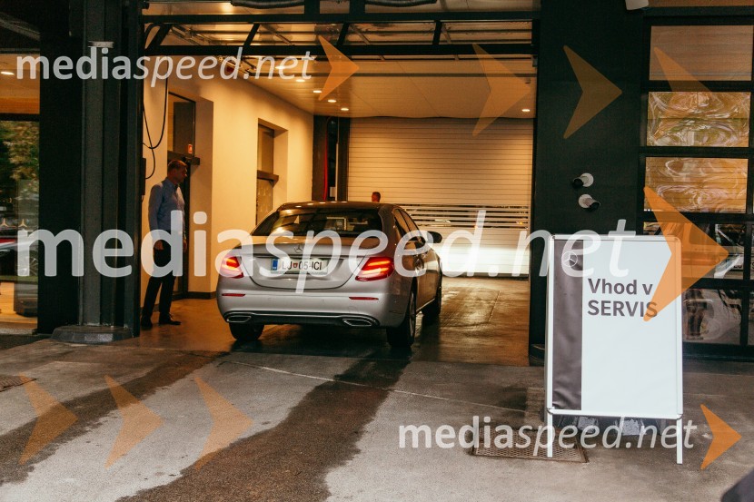 Otvoritev prenovljenega prodajnega salona Mercedes-Benz