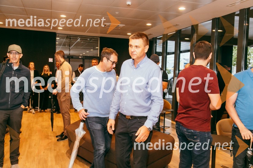 Otvoritev prenovljenega prodajnega salona Mercedes-Benz