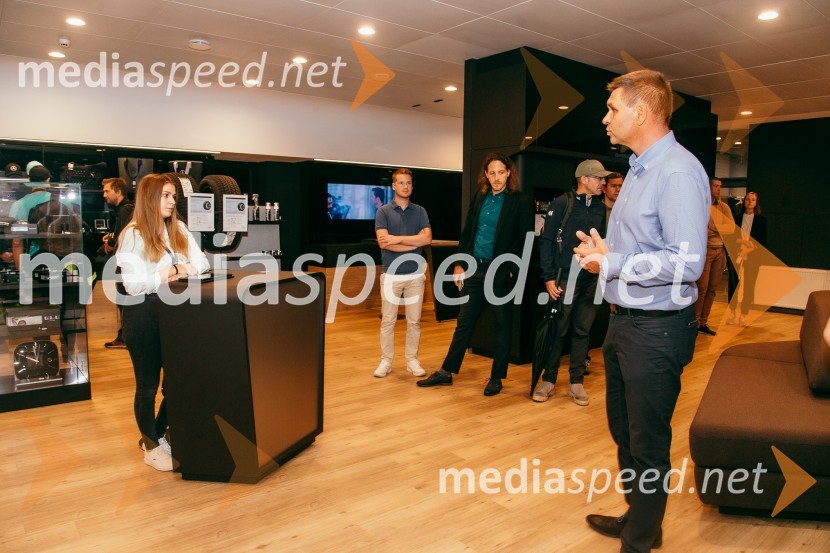 Otvoritev prenovljenega prodajnega salona Mercedes-Benz