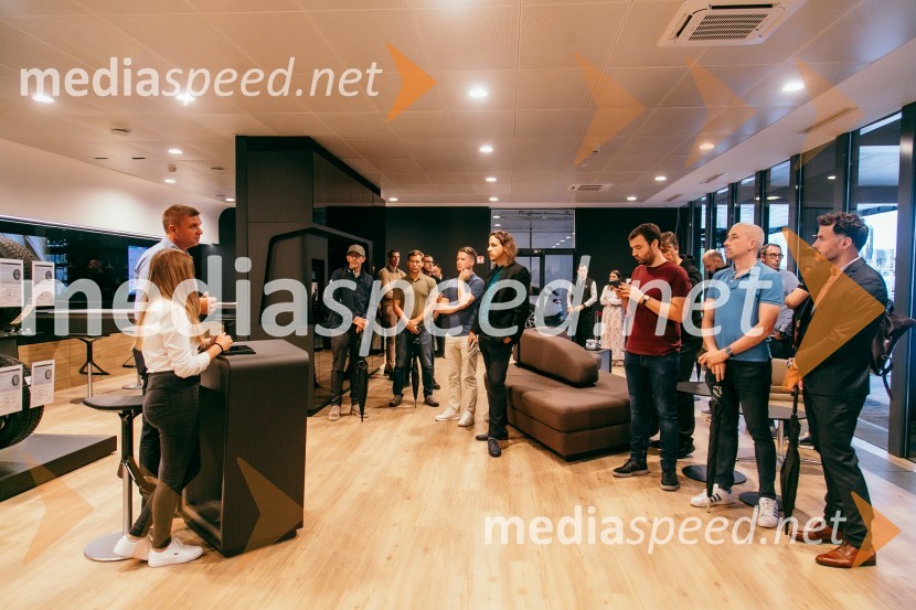 Otvoritev prenovljenega prodajnega salona Mercedes-Benz