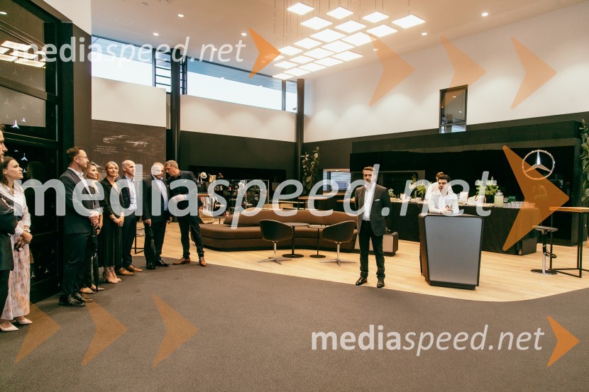 Otvoritev prenovljenega prodajnega salona Mercedes-Benz