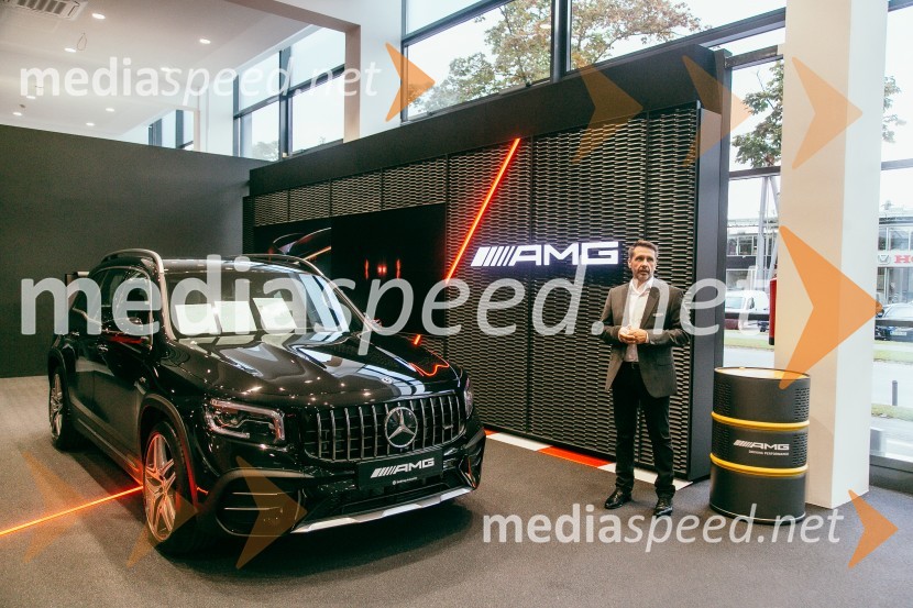 Otvoritev prenovljenega prodajnega salona Mercedes-Benz