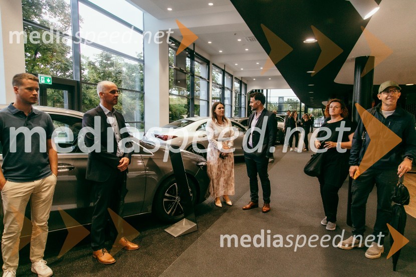 Otvoritev prenovljenega prodajnega salona Mercedes-Benz